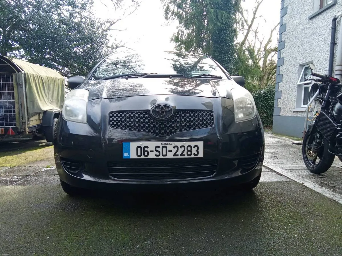 Black Toyota Yaris Spotless Good Restore Car - Image 6