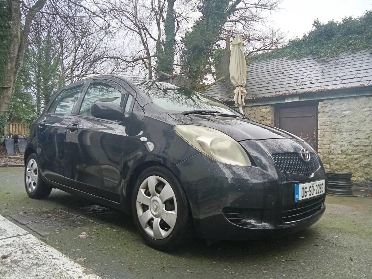 Black Toyota Yaris Spotless Good Restore Car - Image 4