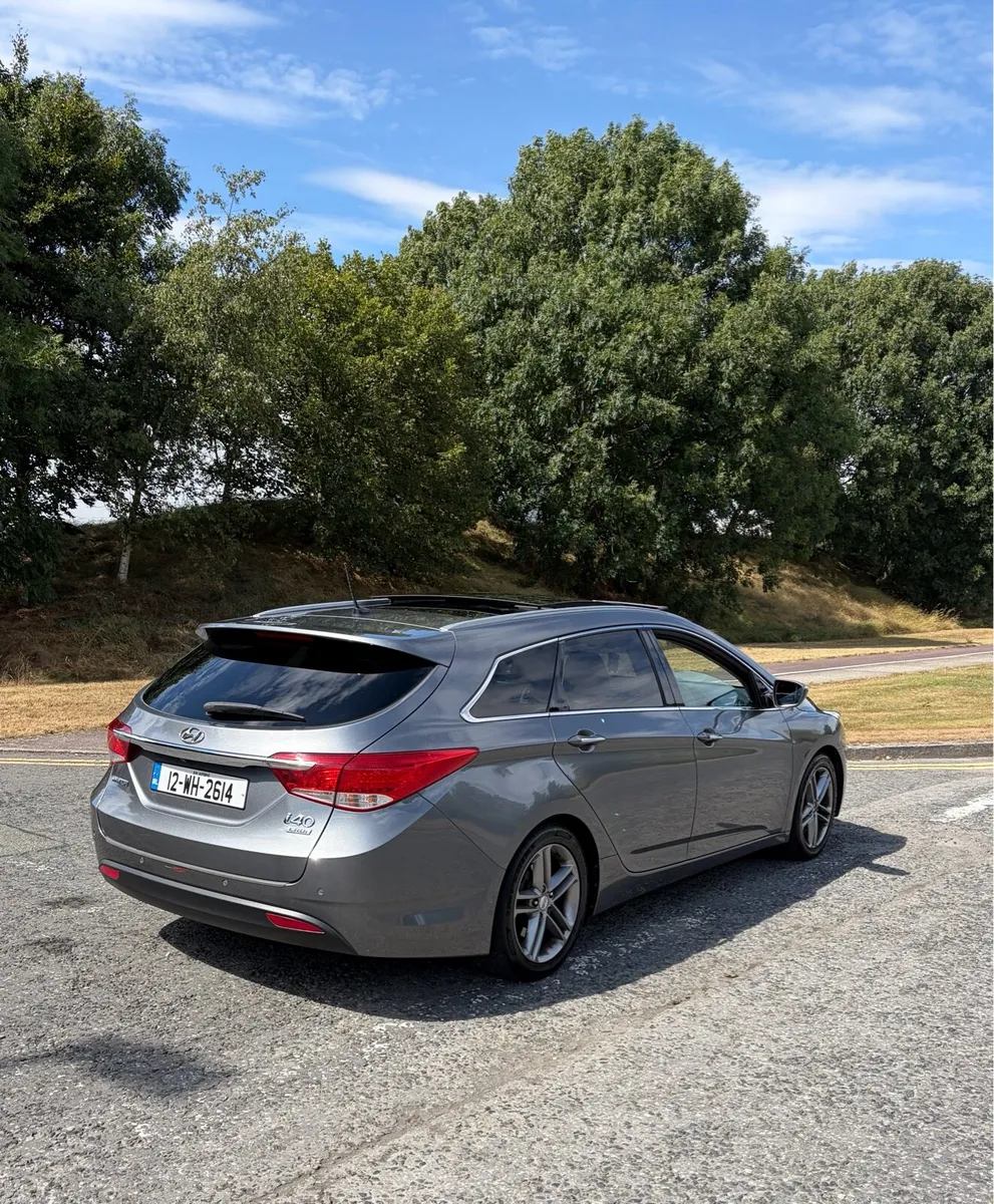 Hyundai I40 MANUAL CRD High spec model - Image 4