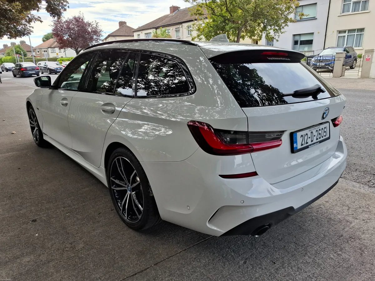 BMW 3-Series 2021 - Image 6