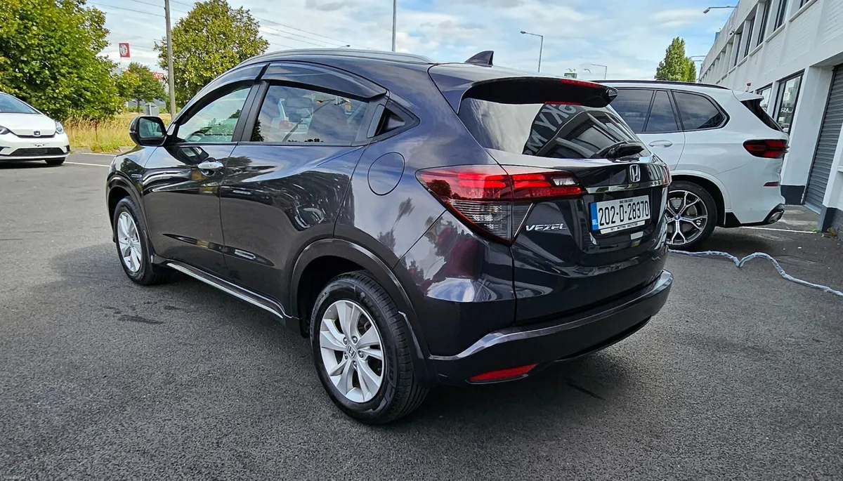 Honda Vezel 2020 1.5 Hybrid Auto only 23k miles - Image 5
