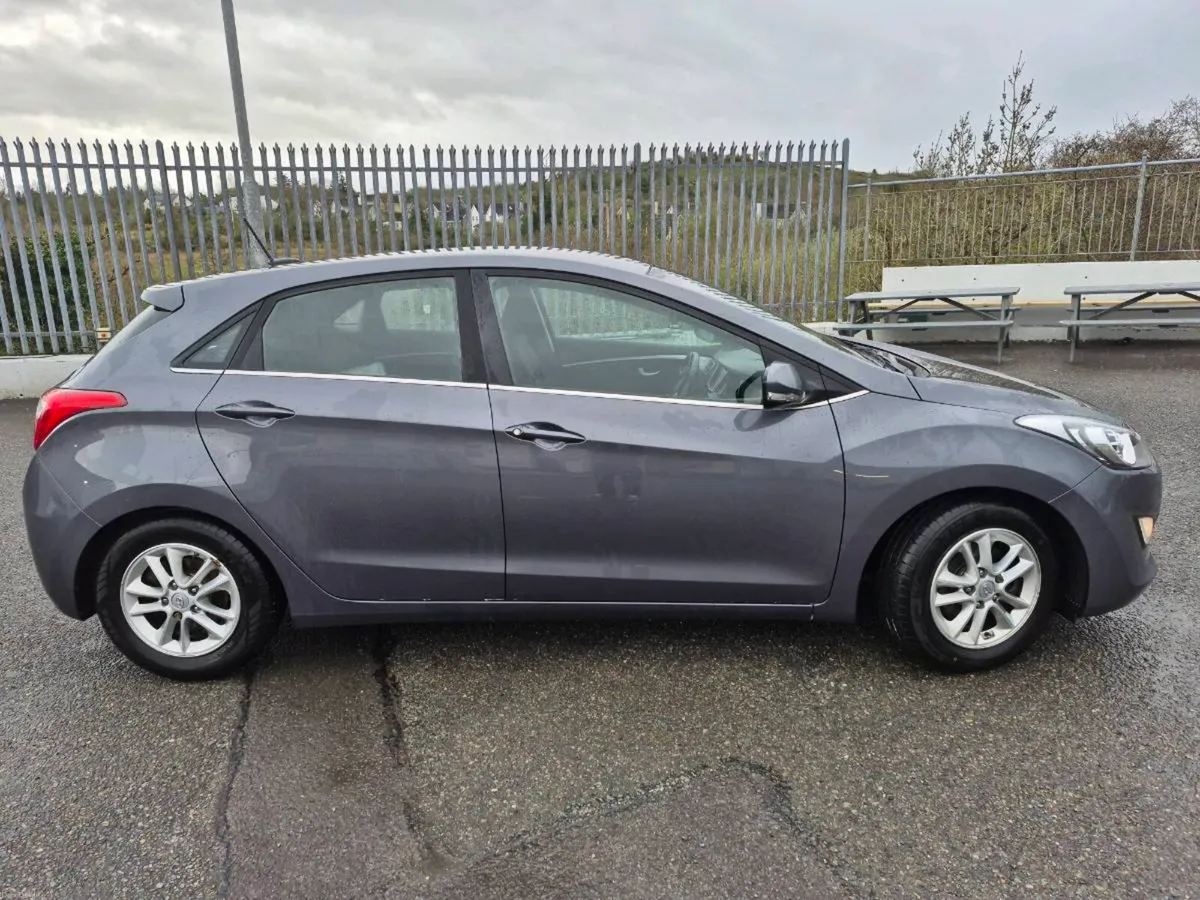 2017 Hyundai i30 - Image 6