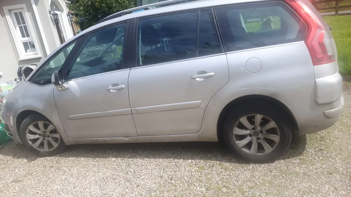 Toyota Avensis 2011 - Image 6