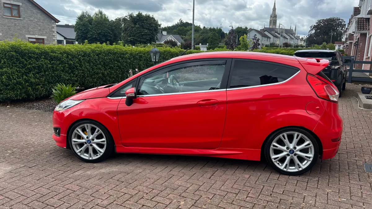 Ford Fiesta 1.5 diesel sport model 2013 - Image 6