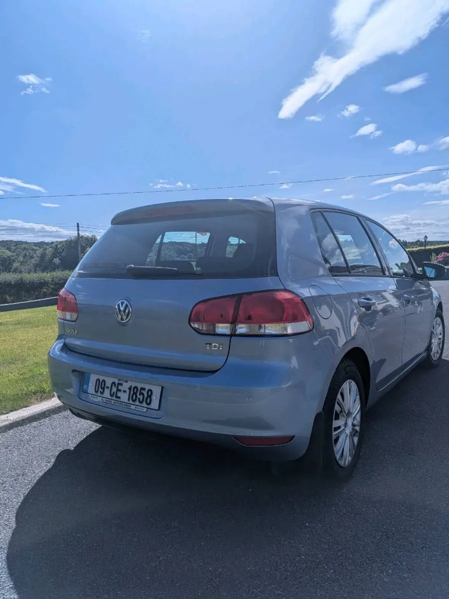 2009 Volkswagen Golf - Image 3