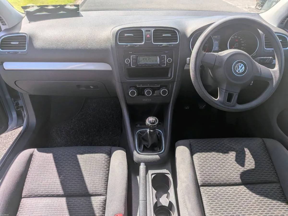 2009 Volkswagen Golf - Image 5