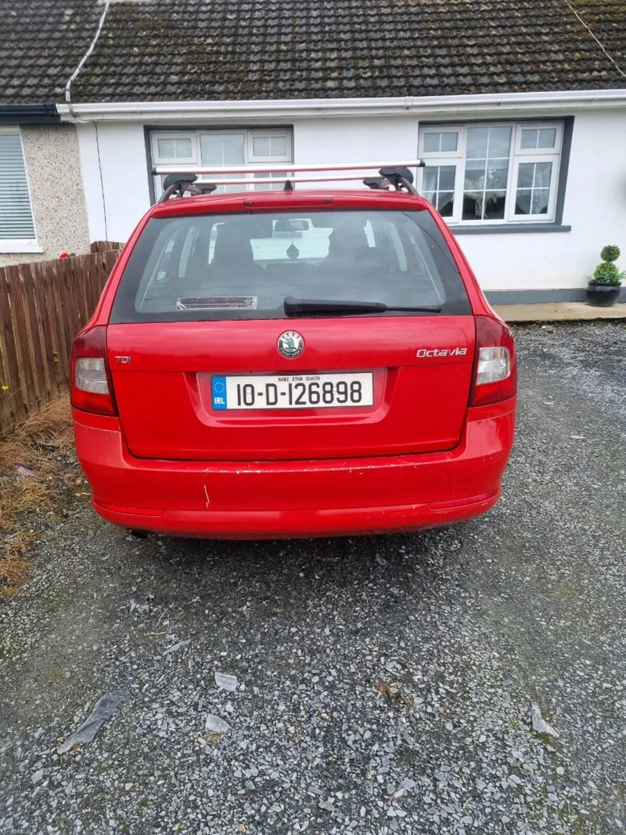 Car - Image 4