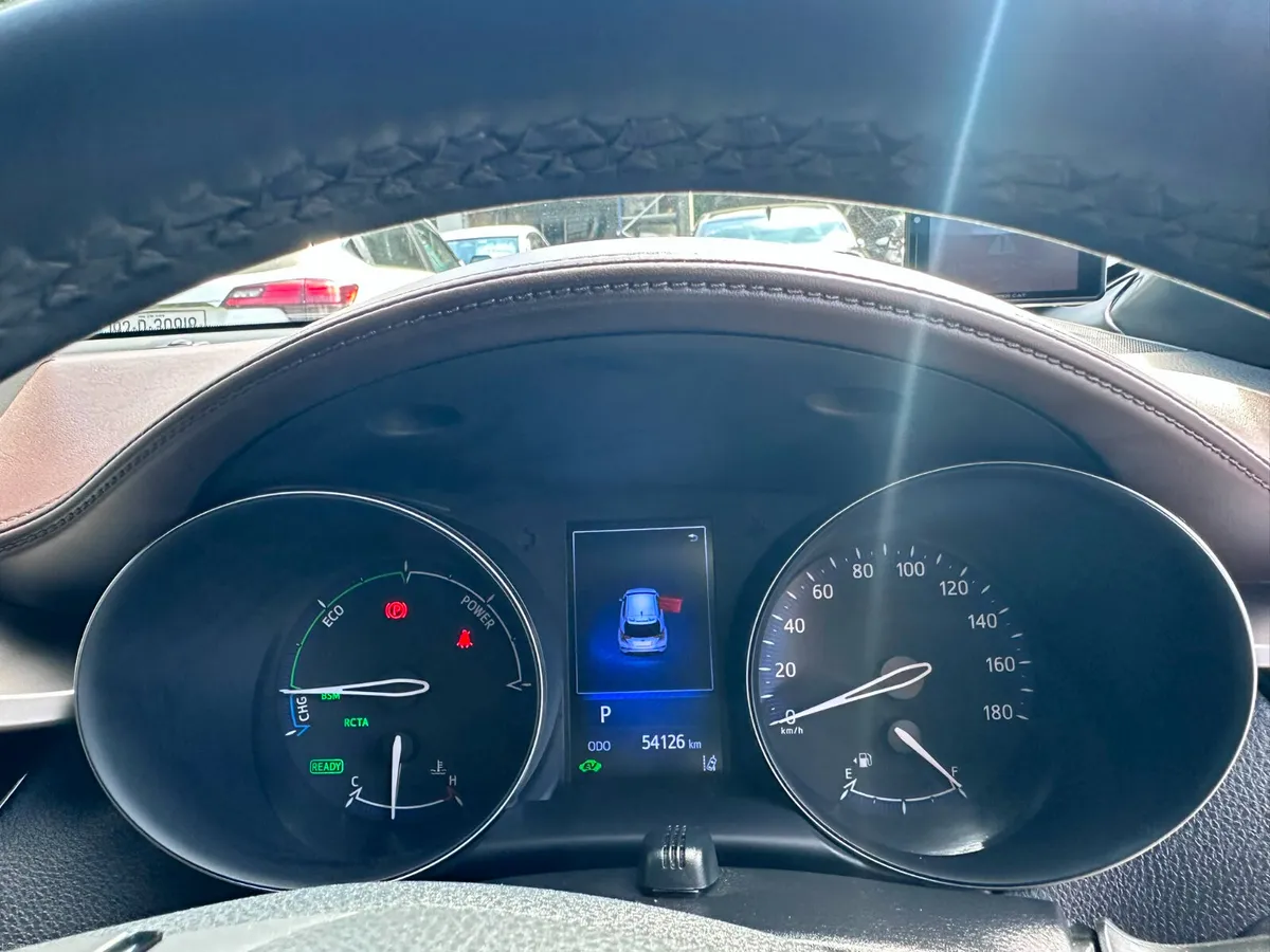 Toyota C-HR 2019 54K KM TWO TONNE - Image 6