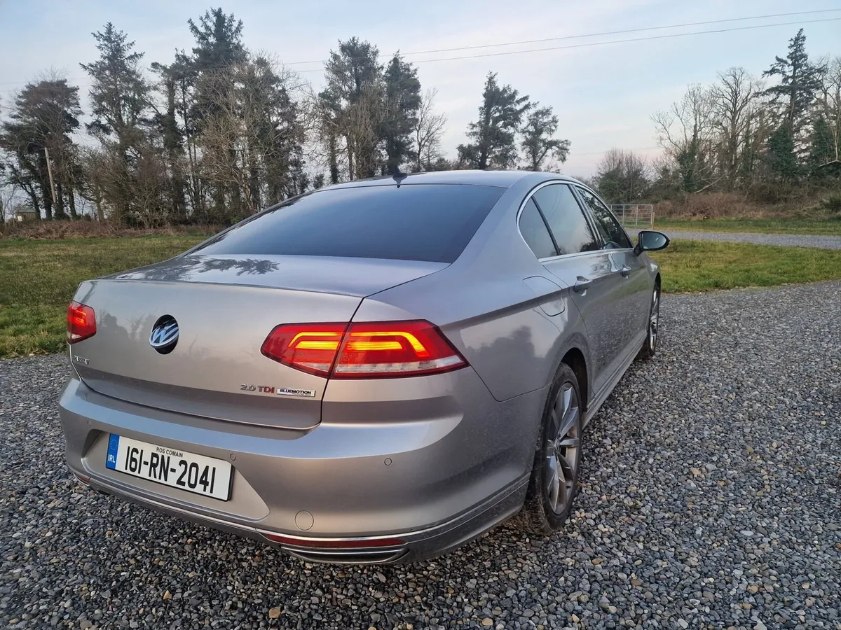 VW Passat - Image 5
