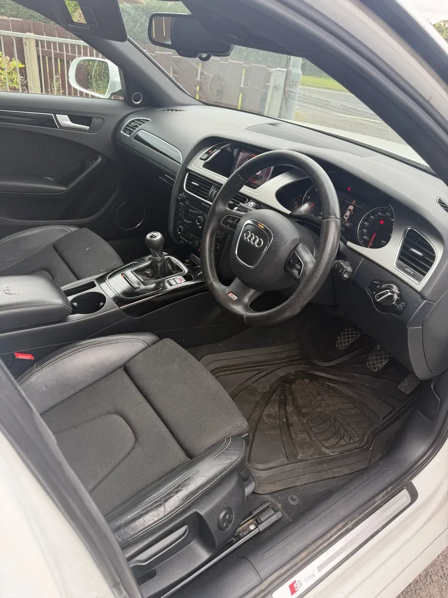 2011 Audi a4 s line black edition - Image 6