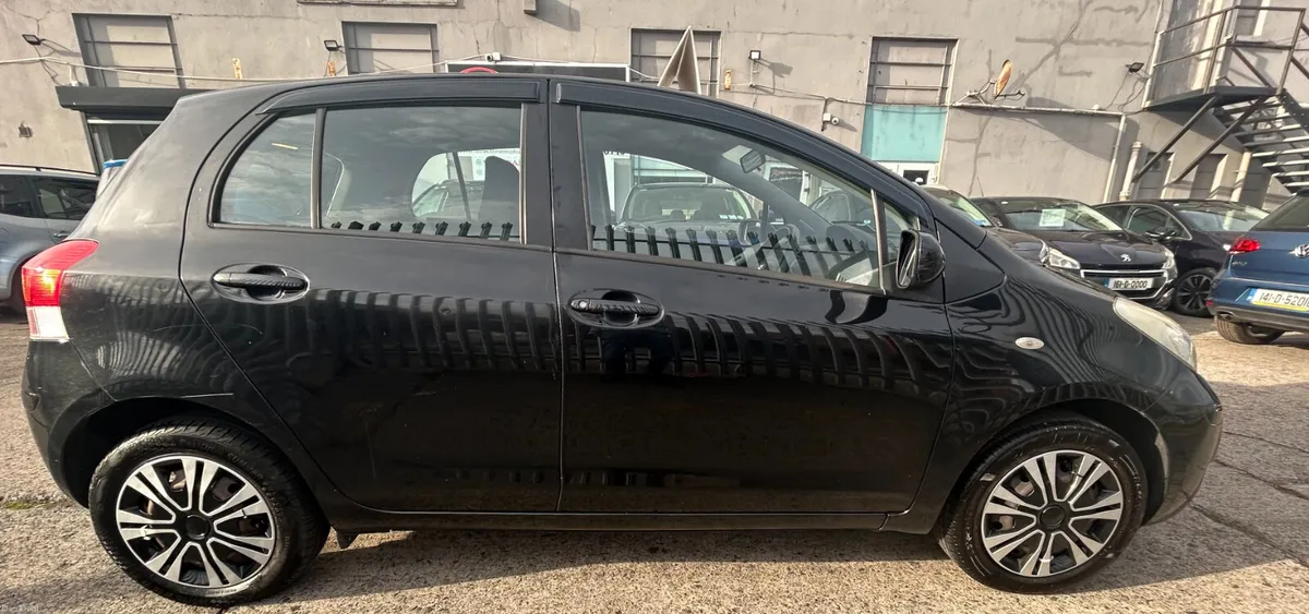 2009 Toyota Yaris Manual - Image 4