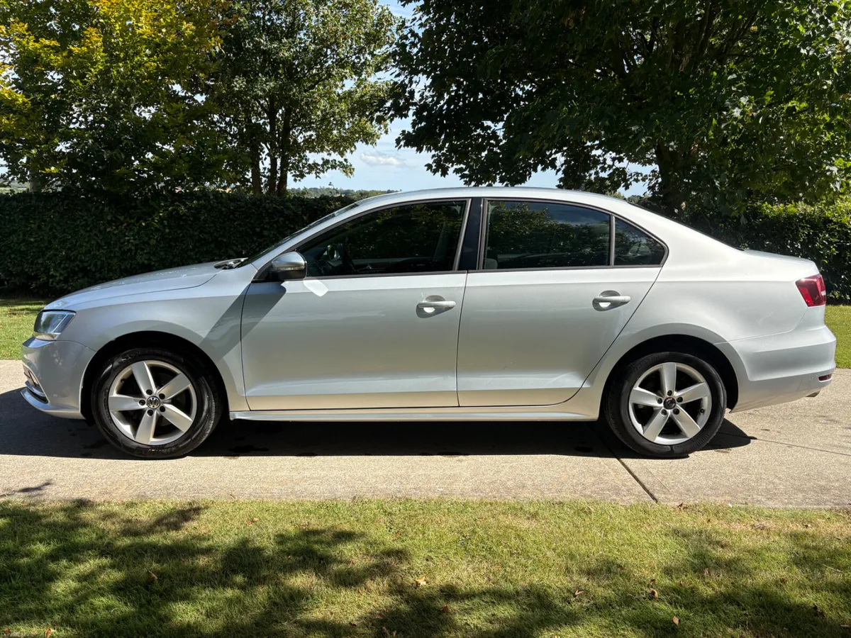 Volkswagen Jetta Comfortline 1.2 New NCT - Image 6