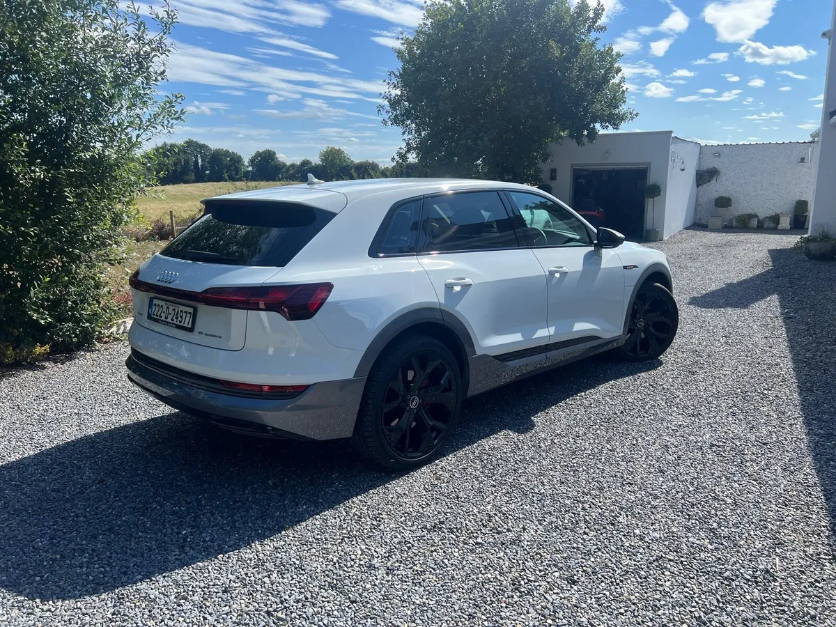 2022 Audi Etron 55 - Image 4