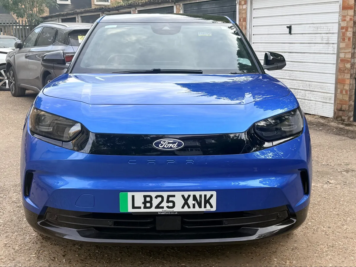 Ford Capri 2025 77KWH PREMIUM VW ID7 id4 audi q4 - Image 6