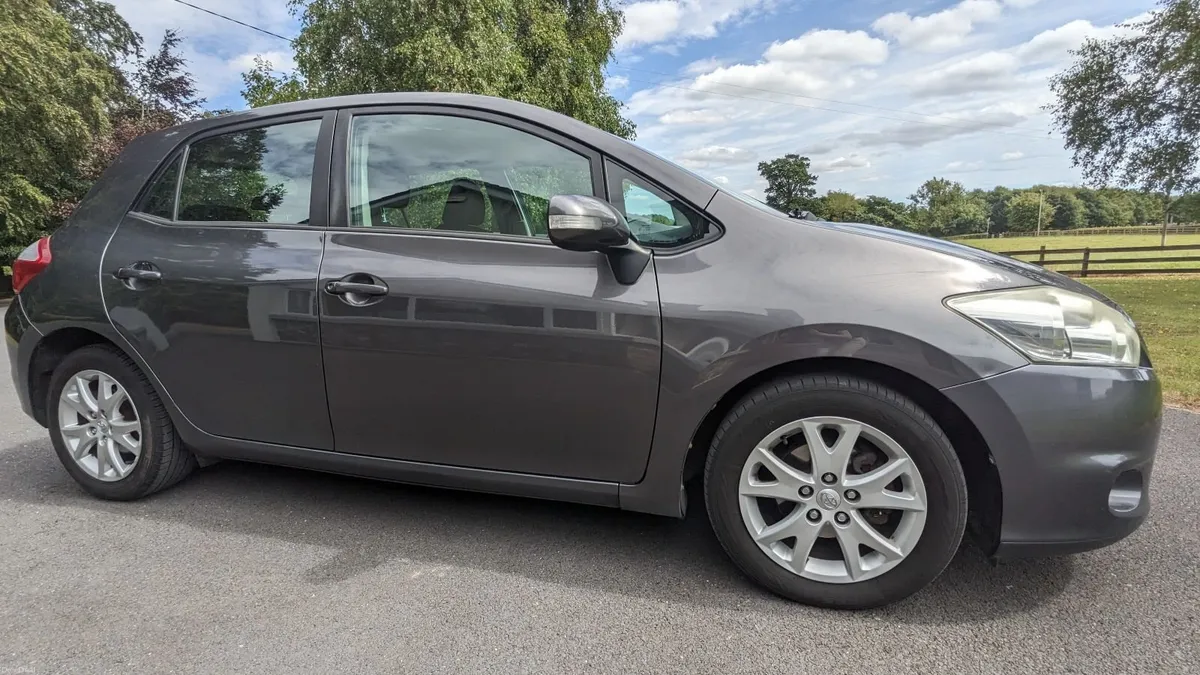 Toyota Auris 2011. 1.4 D. NCT 02/27. - Image 6