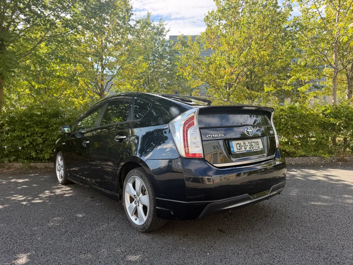 Toyota Prius - Image 4