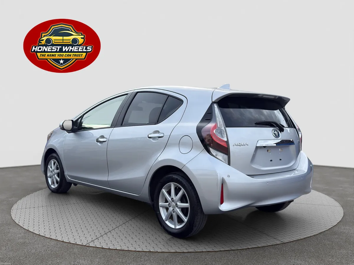 2020 Toyota Aqua 1.5 Petrol Hybrid Automatic - Image 5