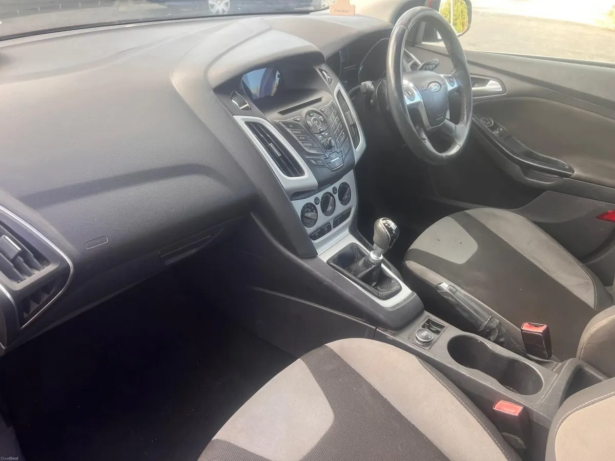Ford Focus 2012 - Image 2