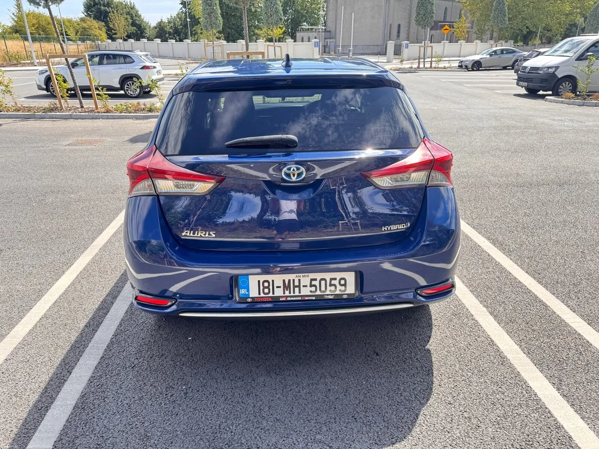 2018 Toyota Auris Hybrid 1.8 Automatic - Image 3