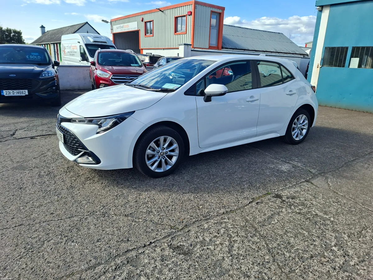2024 Toyota Corolla 1.8 Hybrid Luna Hatchback - Image 2