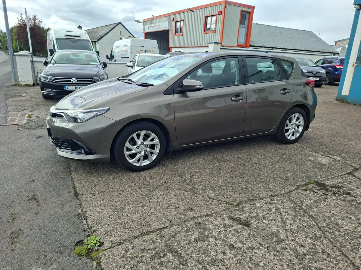 2017 Toyota Auris 1.33 Dual VVT-i 5Dr Aura - Image 4