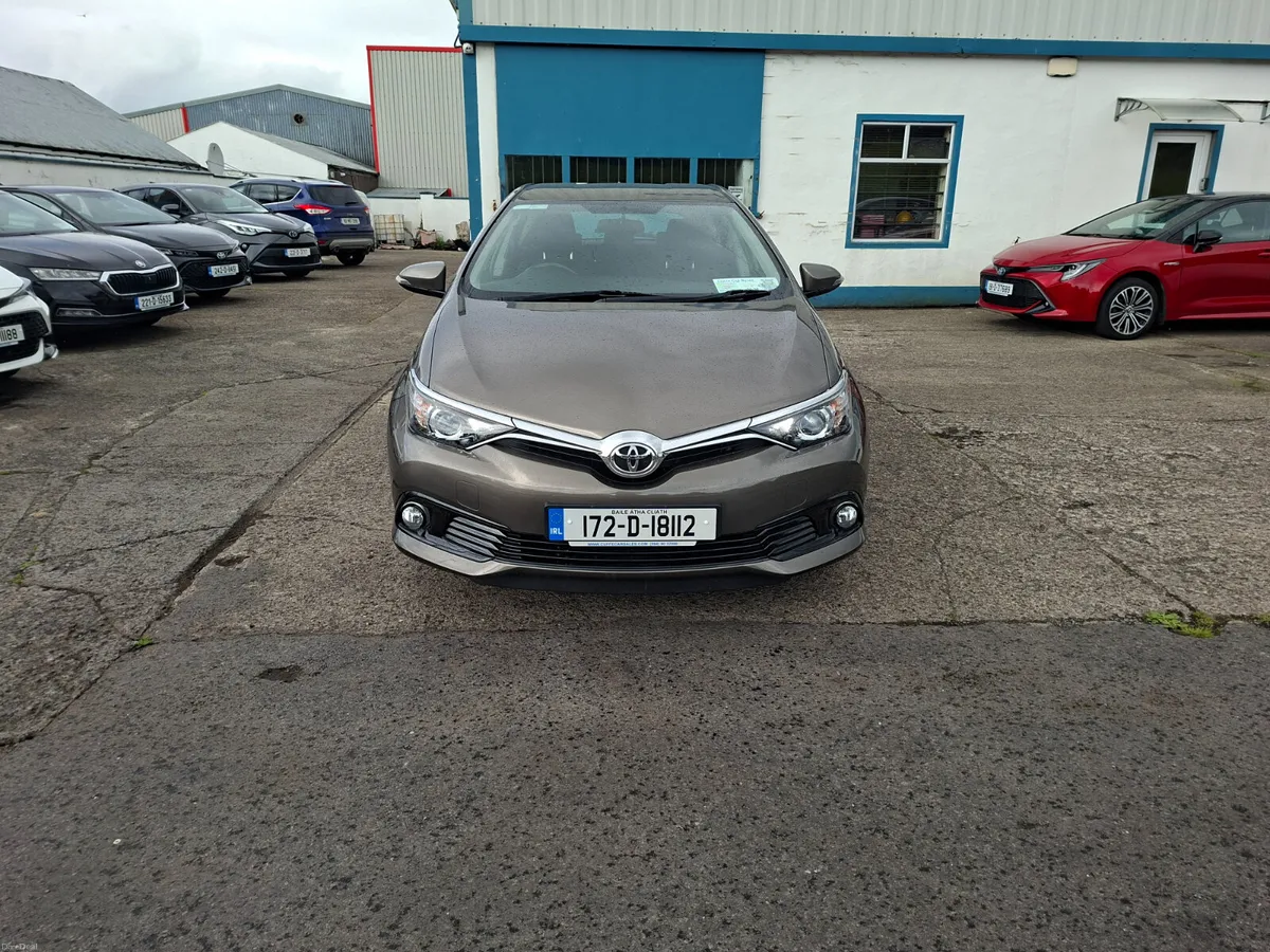 2017 Toyota Auris 1.33 Dual VVT-i 5Dr Aura - Image 3