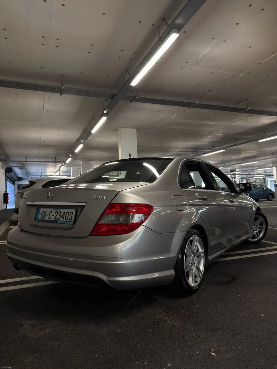 Mercedes-Benz Amg Auto - Image 2