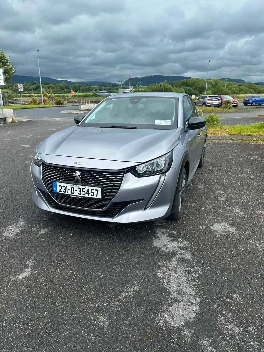 Peugeot e-208 Allure Pack 50kWh 136HP | 2023 - Image 2