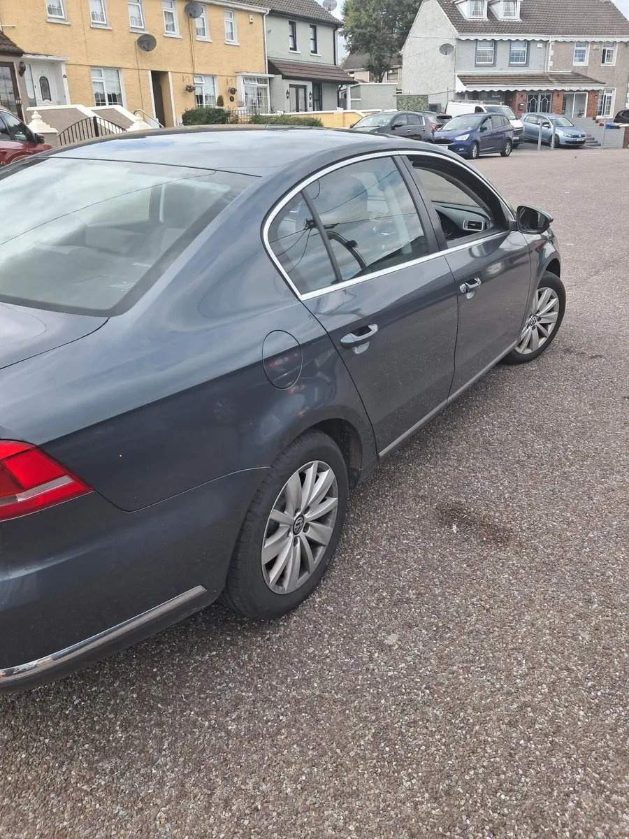 Volkswagen Passat 2011 - Image 6