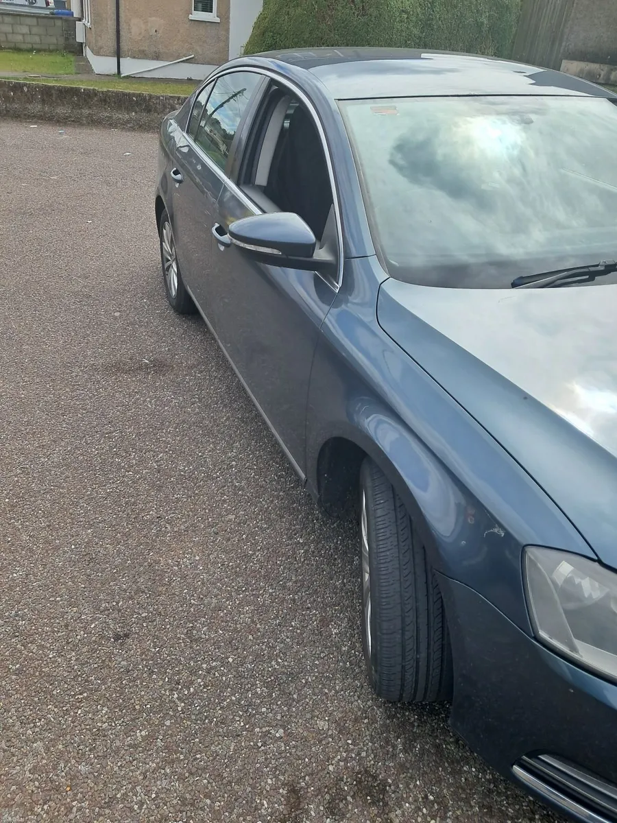 Volkswagen Passat 2011 - Image 5