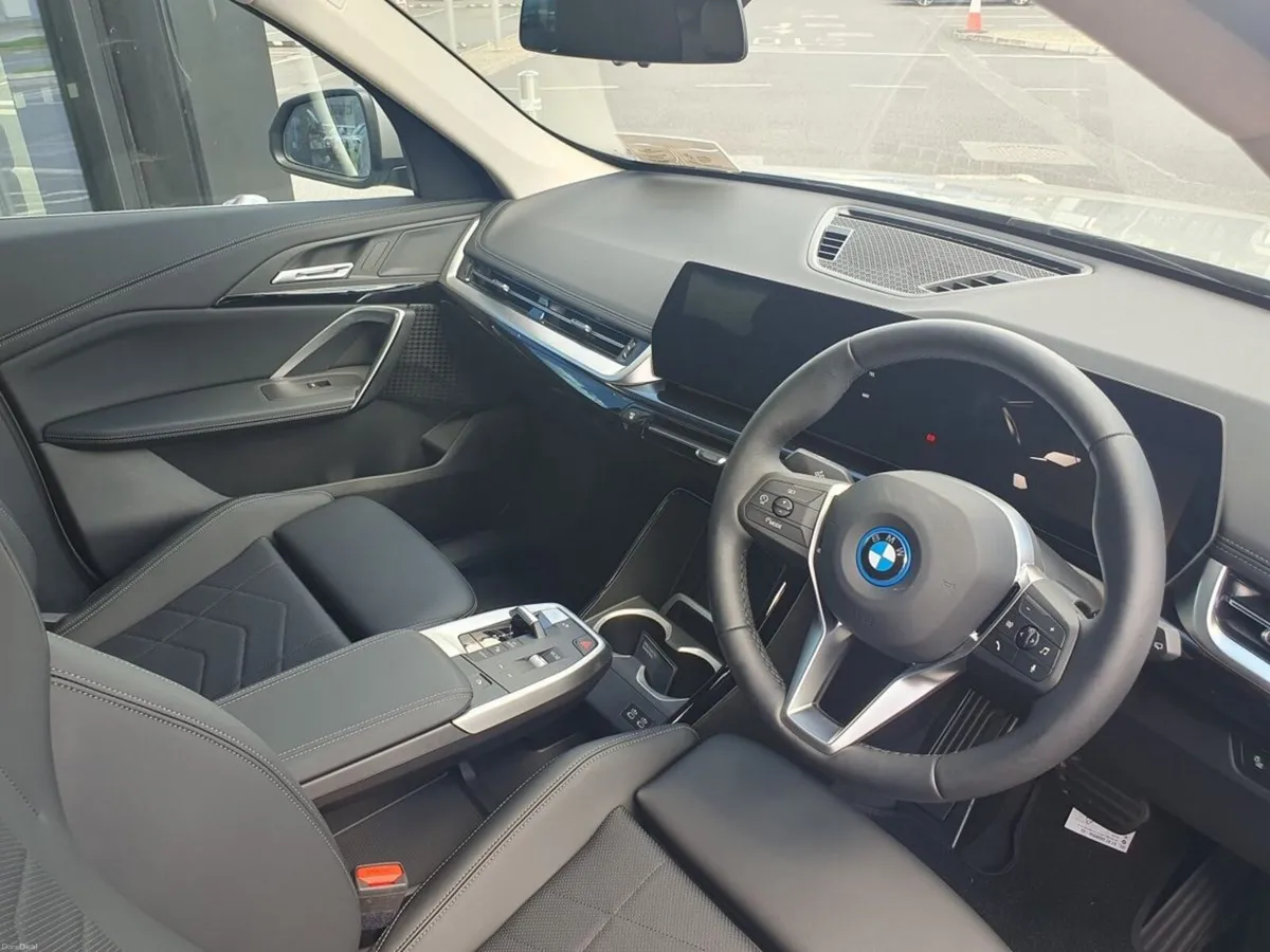 BMW iX1 eDrive20 xLine - Image 6