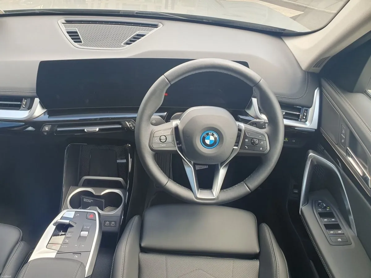 BMW iX1 eDrive20 xLine - Image 5