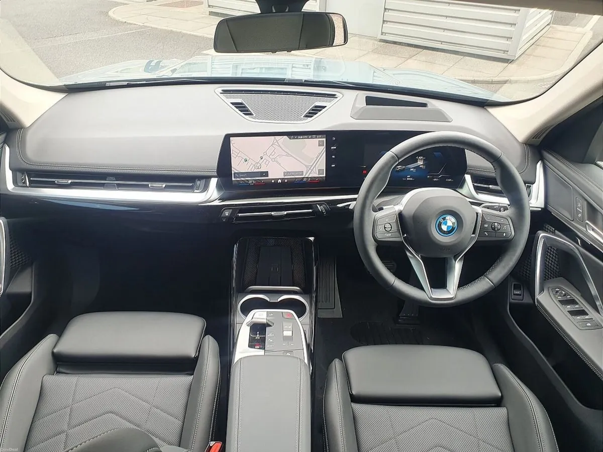 BMW iX1 eDrive20 xLine - Image 4
