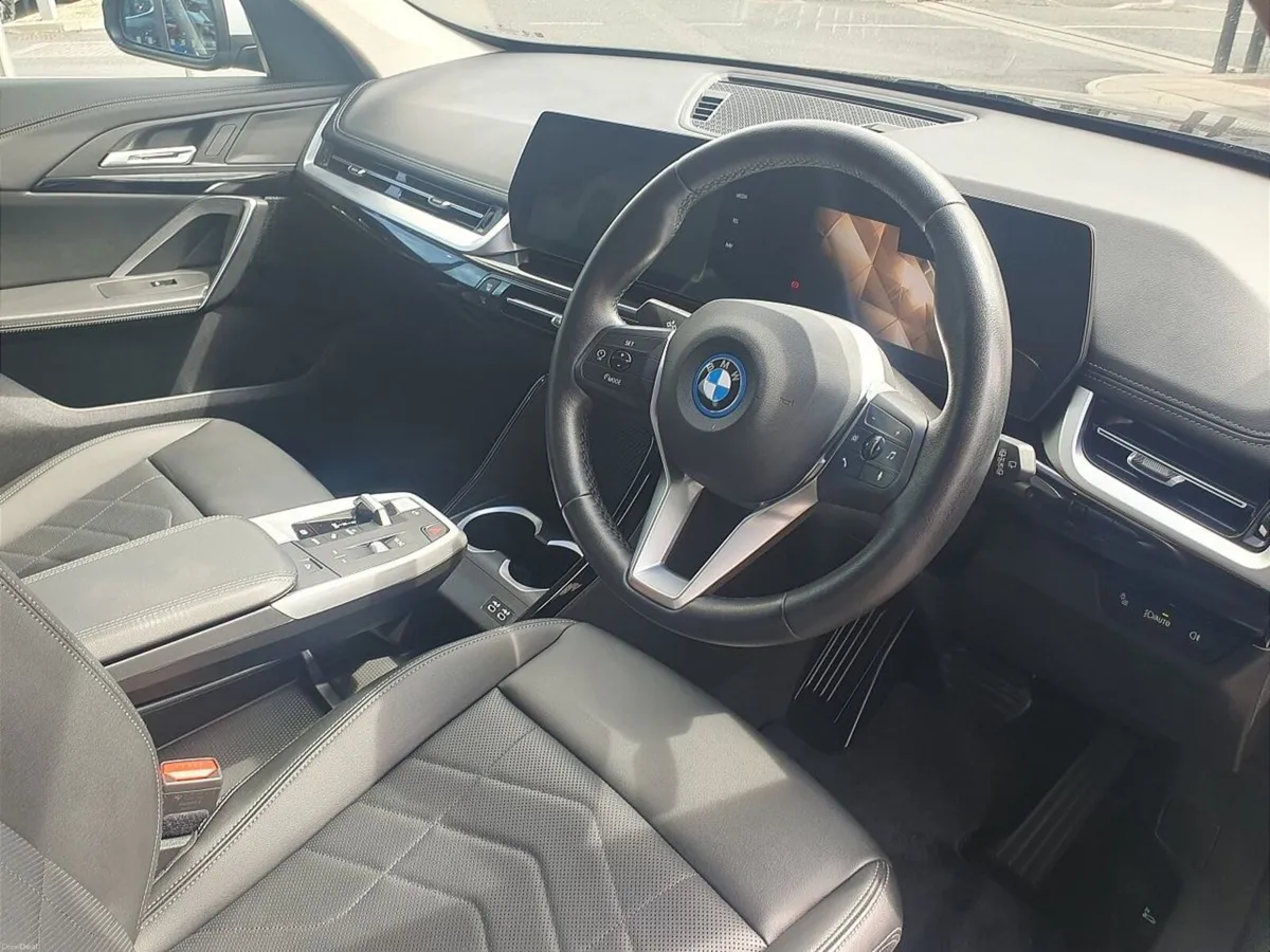 BMW iX1 xDrive30 xLine - Image 6