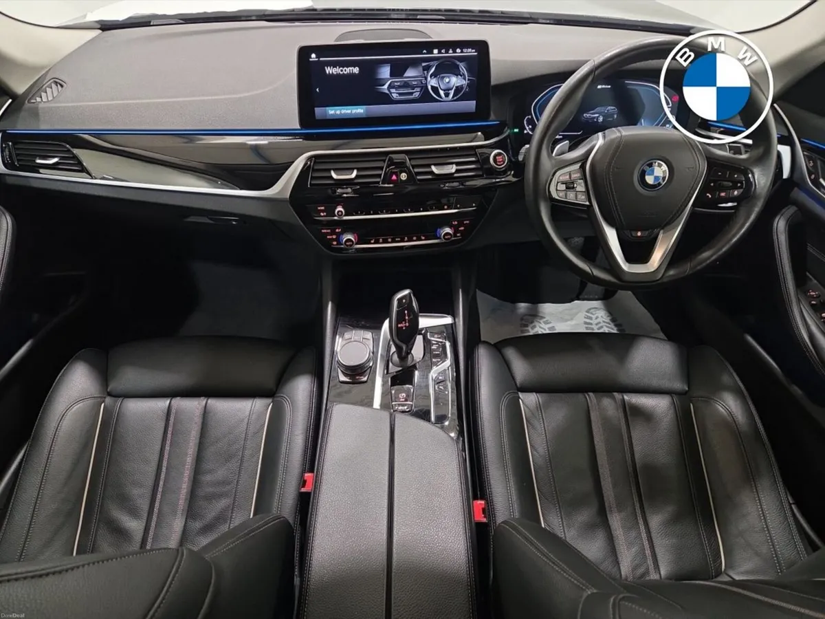 BMW 5-Series 530e SE Touring - Image 4