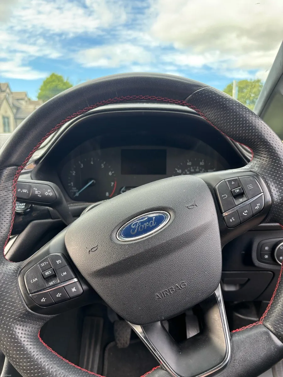 Ford Fiesta Ecoboost st line - Image 6