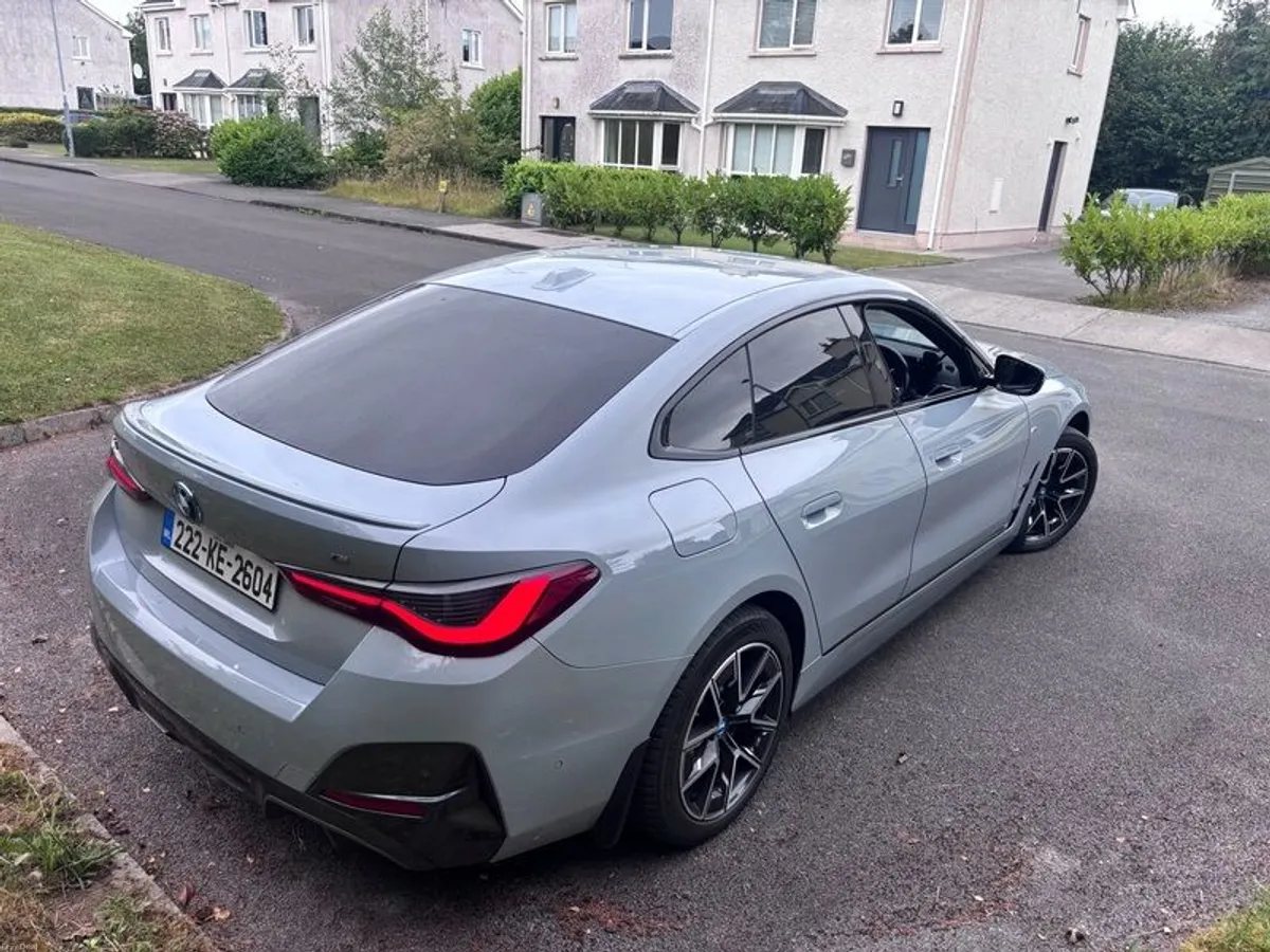 2022 Bmw I4 - Image 4