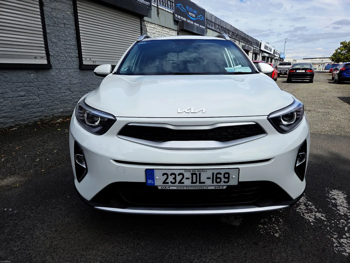232 KIA STONIC H-Spec Low KM ServHist As New - Image 3