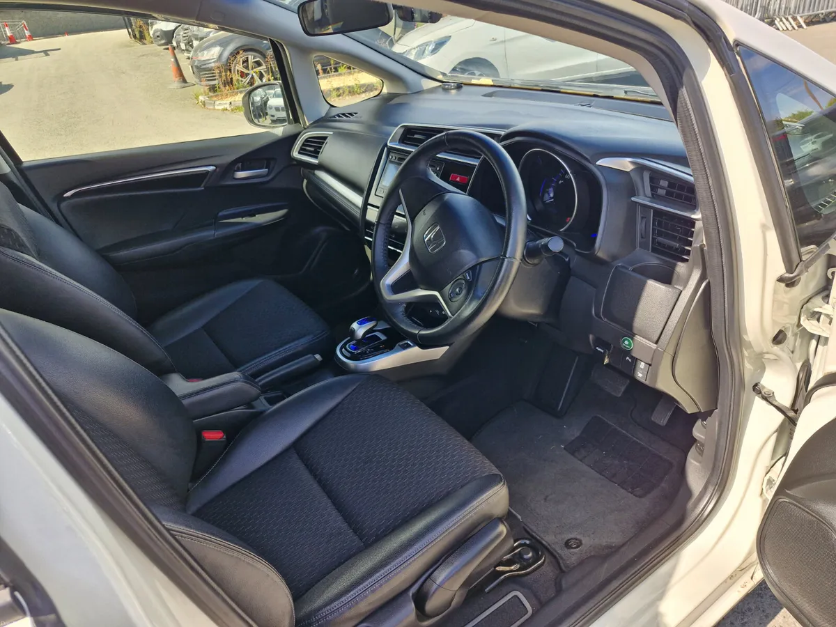 2014 Honda Fit 1.5L Hybrid Leather Package - Image 6