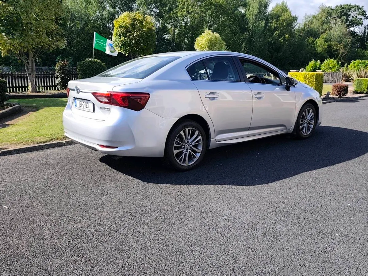 Toyota avensis 2.0 diesel - Image 2
