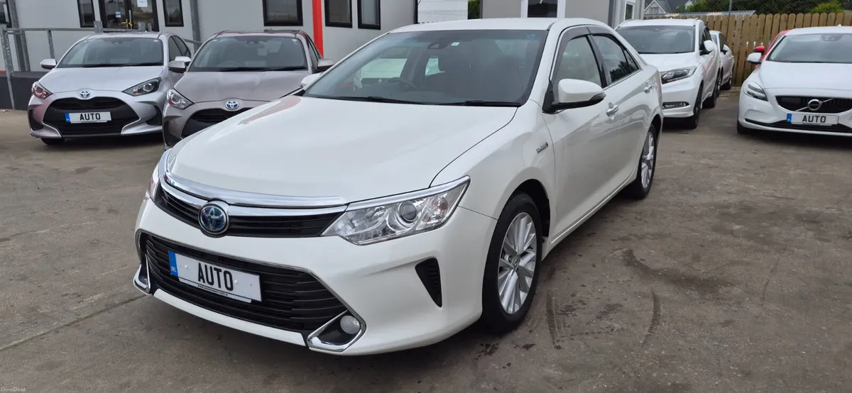 Toyota Camry hybrid/petrol auto low kms - Image 4