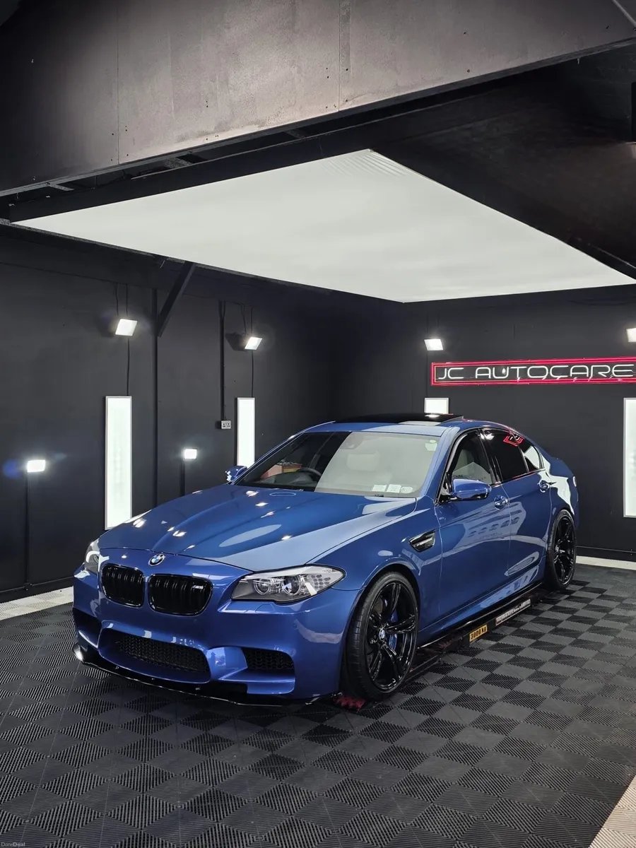 BMW M5 - Image 1