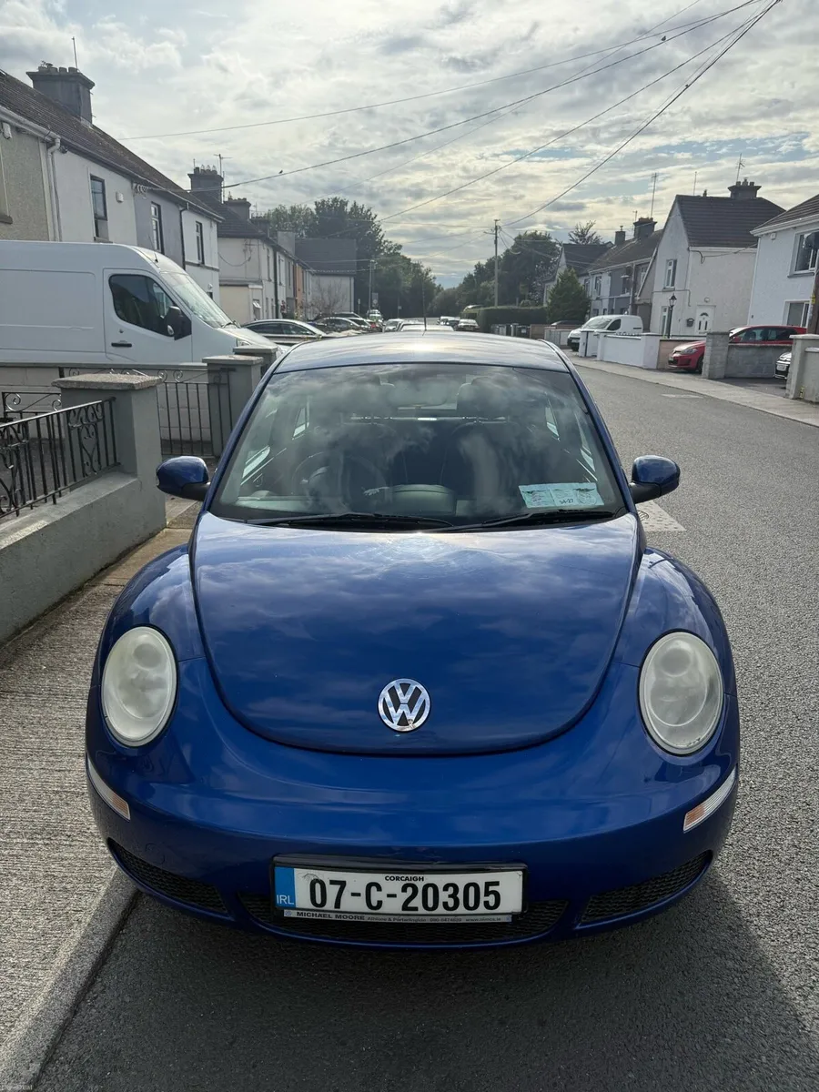 Blue Volkswagen Beetle - Image 2