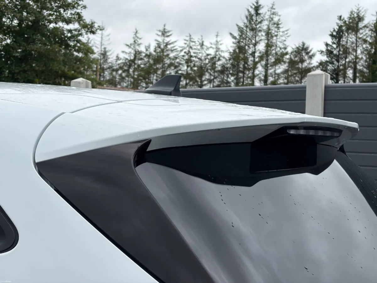 Ford Kuga ST-LINE EDITION PHEV - Image 6