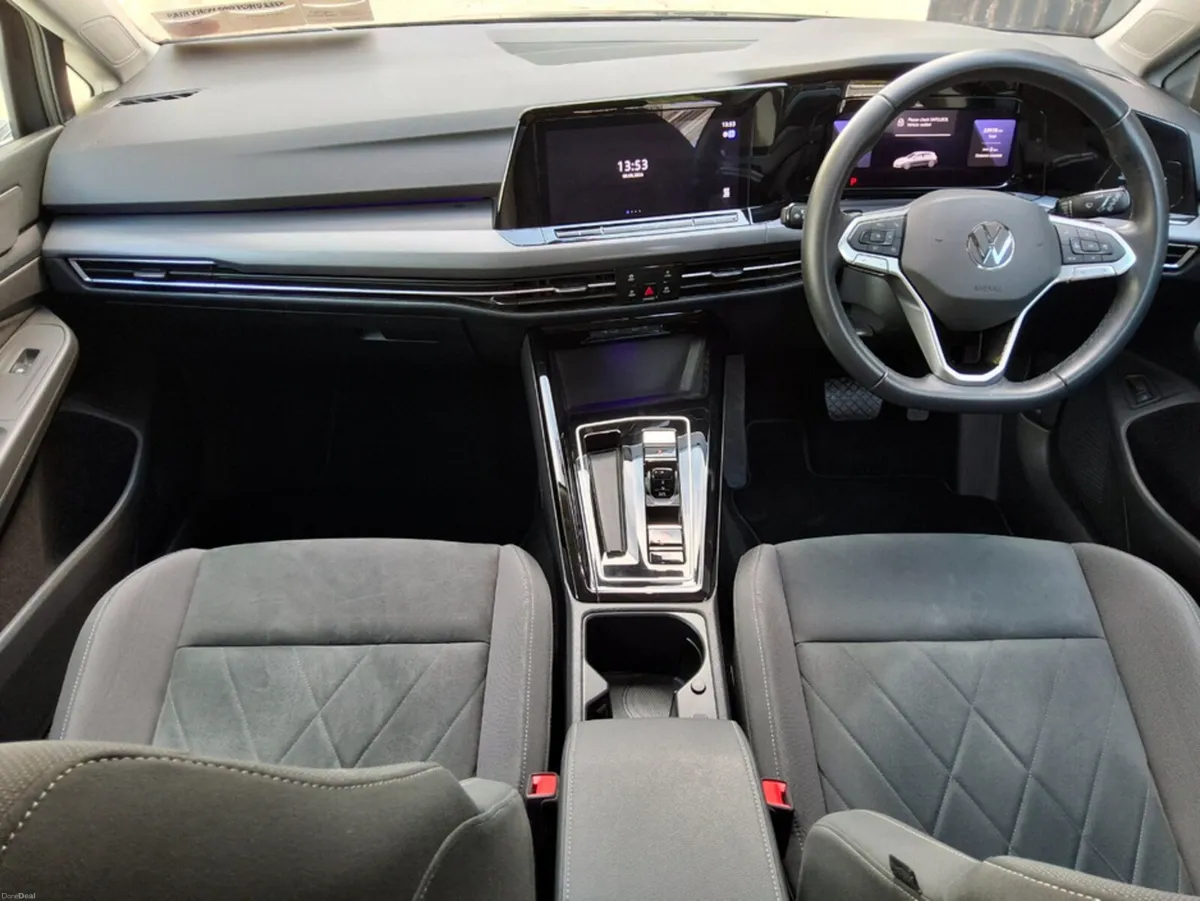 Volkswagen Golf 1.4 TSI STYLE 204PS Plug in Hybrid - Image 6