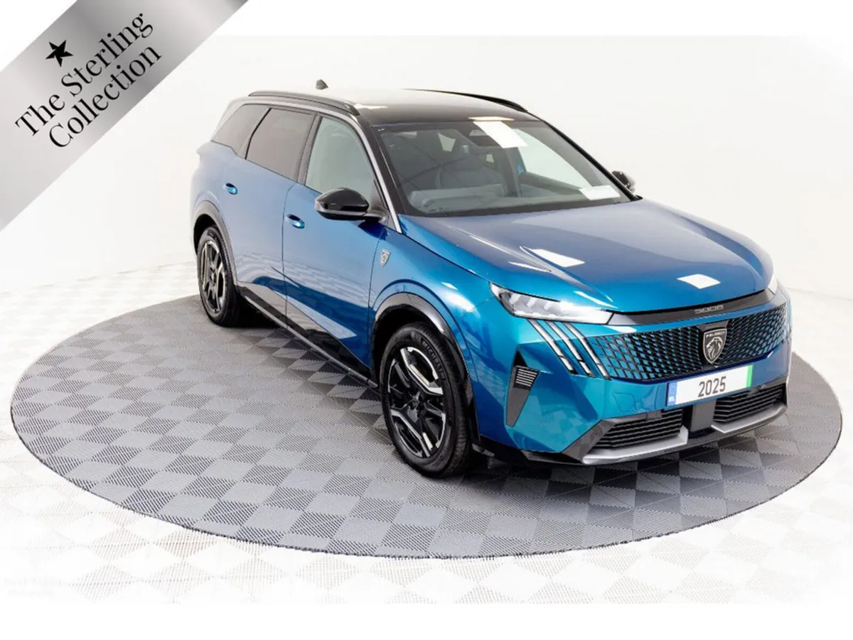Peugeot 5008 E-GT 72kWh 210HP - 7 Seats - Image 1