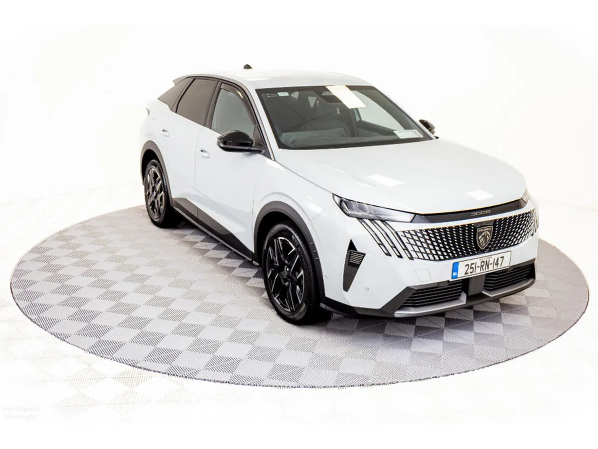 Peugeot 3008 Allure 1.2 Hybrid Auto 145HP - Image 1