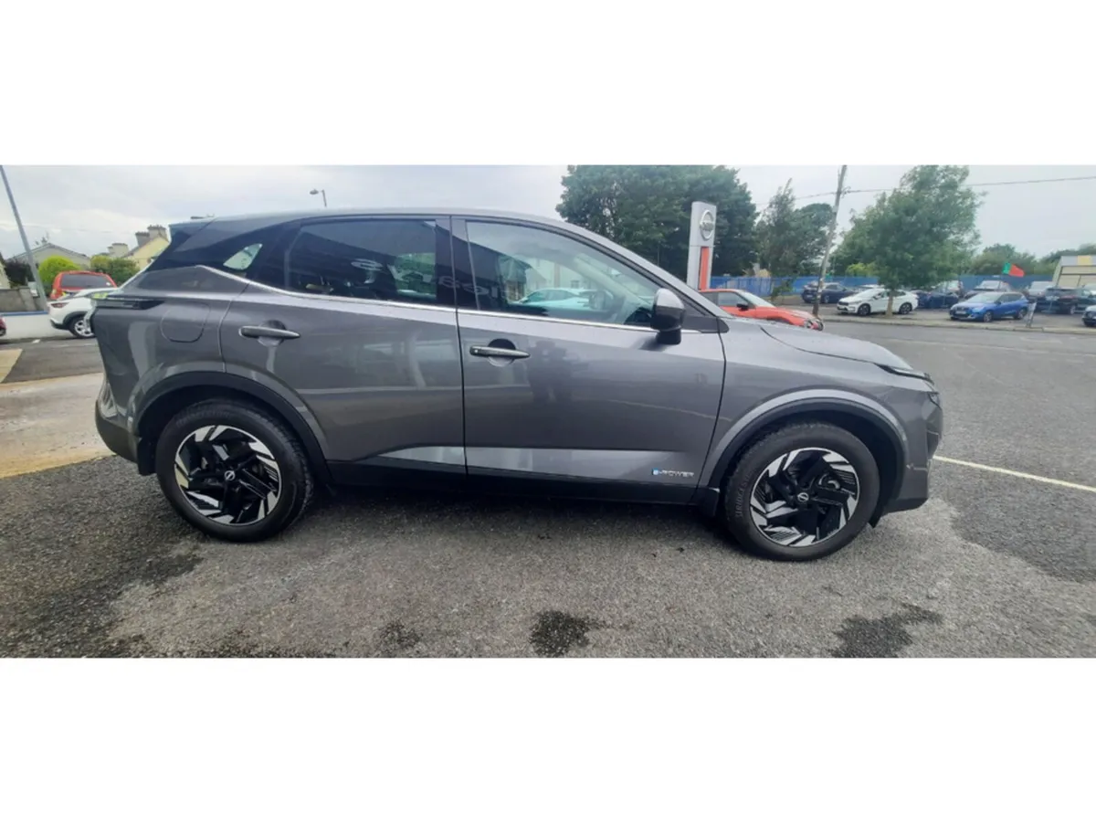 Nissan Qashqai E-POWER SV MY24 4DR A - Image 4
