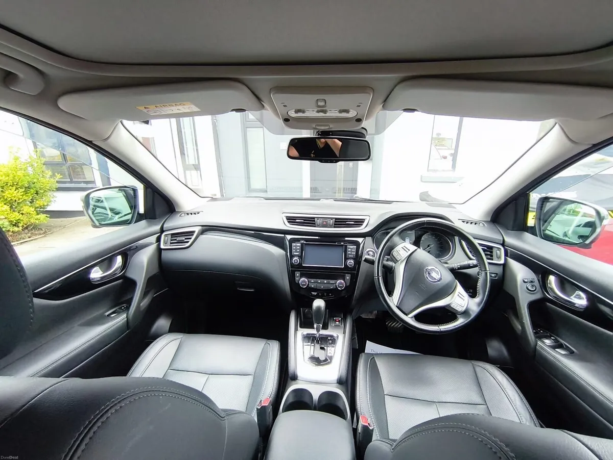 Nissana Qashqai Auto Panoramic roof low milage - Image 3