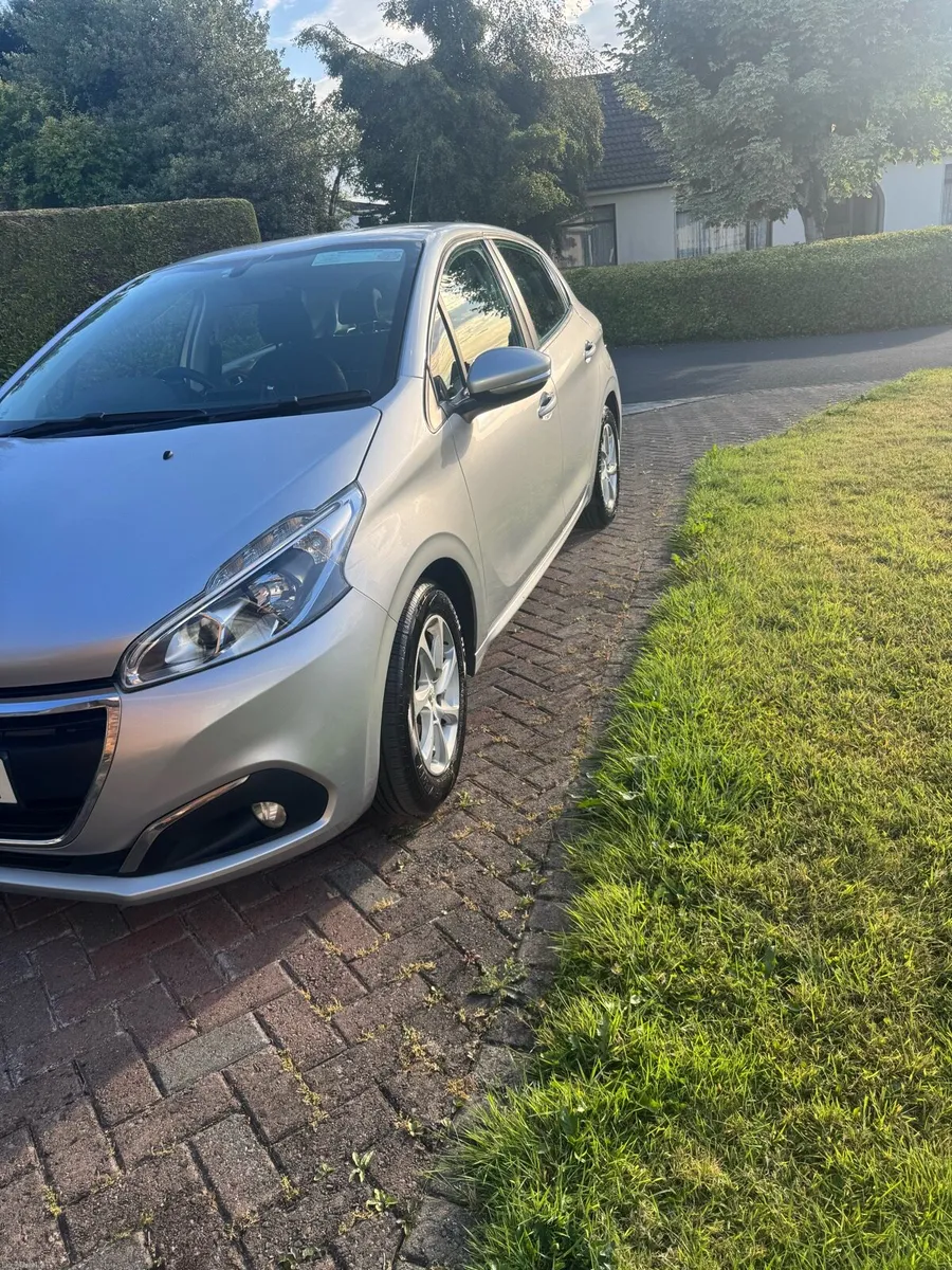 181 Peugeot 208 Active 1.2 Petrol - Image 3